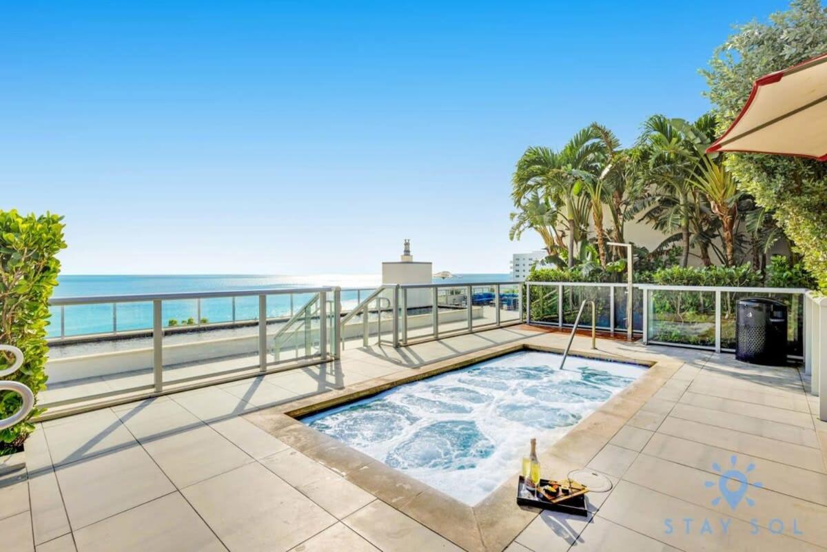 Apartment With Bay View Balcony - Pool - Up To 6 - Gym Hollywood Exterior photo