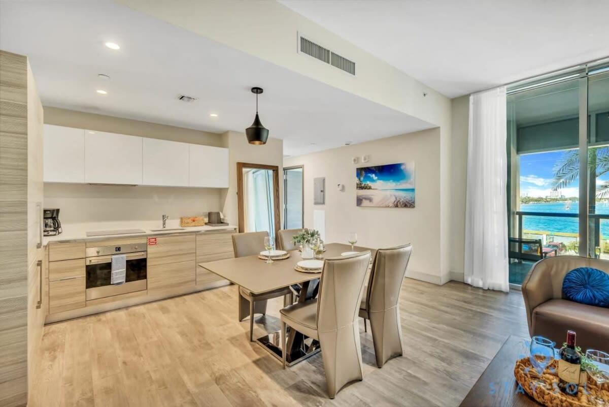 Apartment With Bay View Balcony - Pool - Up To 6 - Gym Hollywood Exterior photo